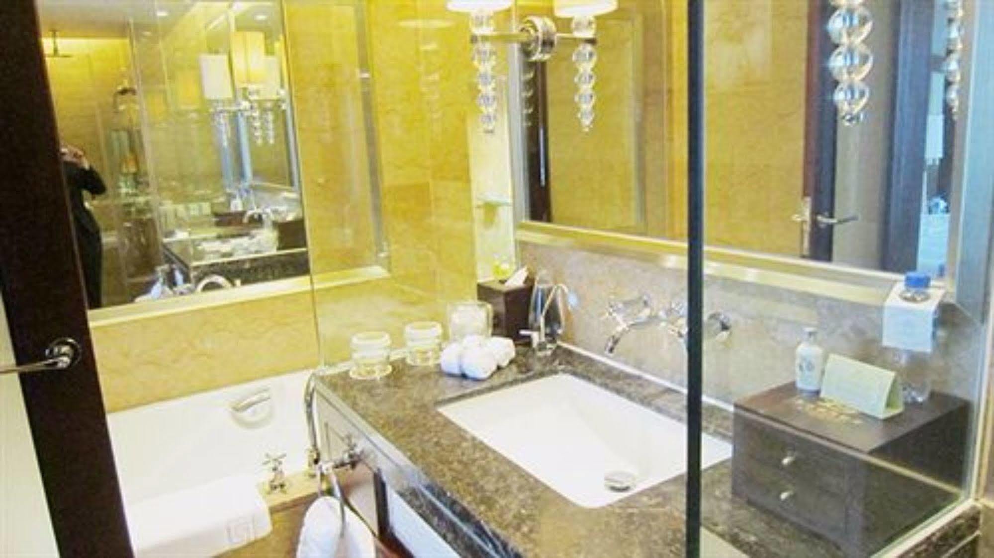 Langfang International Hotel Экстерьер фото